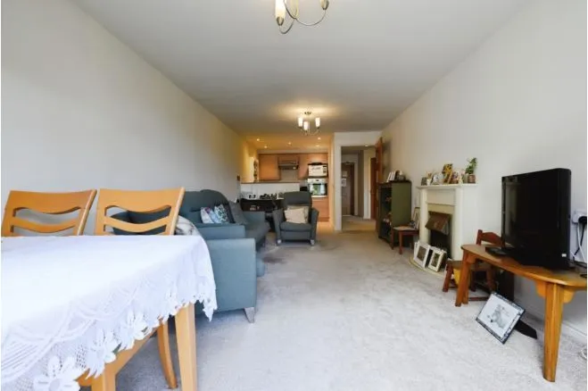 Avenue Road, Lymington, SO41, photo 17
