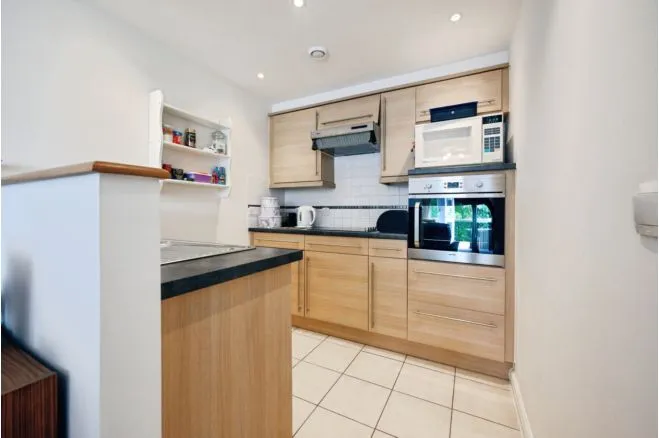 Avenue Road, Lymington, SO41, photo 12