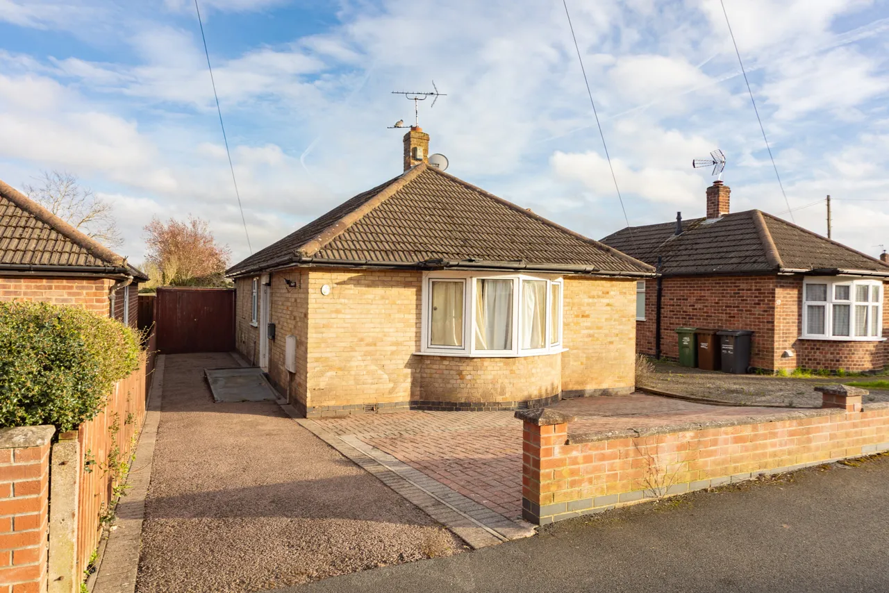2 bed house for sale — Farndale Drive, Loughborough, Loughborough, LE11 2RQ