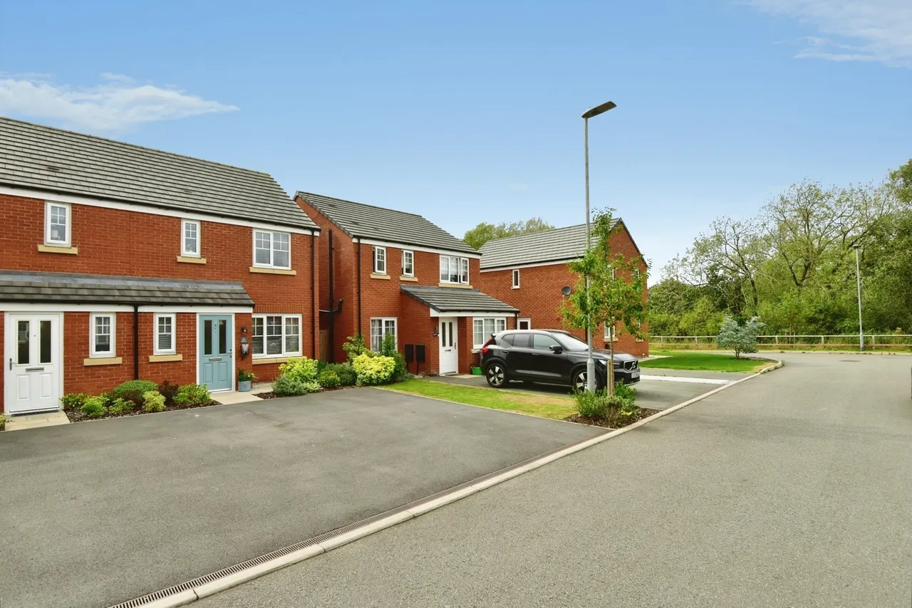 Comfrey Avenue, SANDBACH, Cheshire, CW11, photo 25