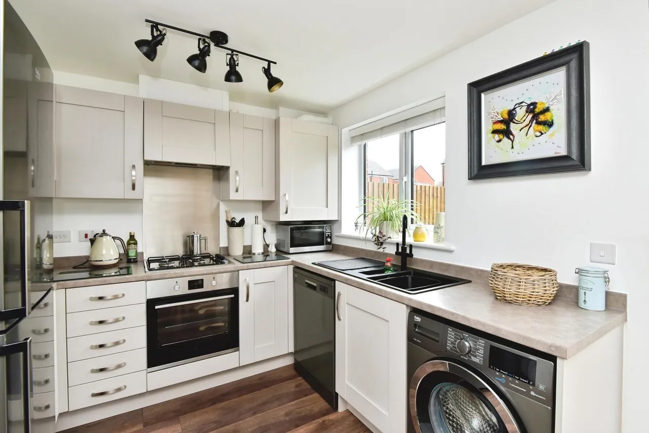 Comfrey Avenue, SANDBACH, Cheshire, CW11, photo 8