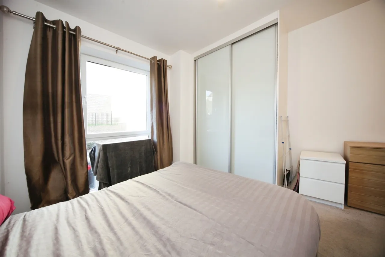 Stirling Drive, Luton, LU2, photo 9