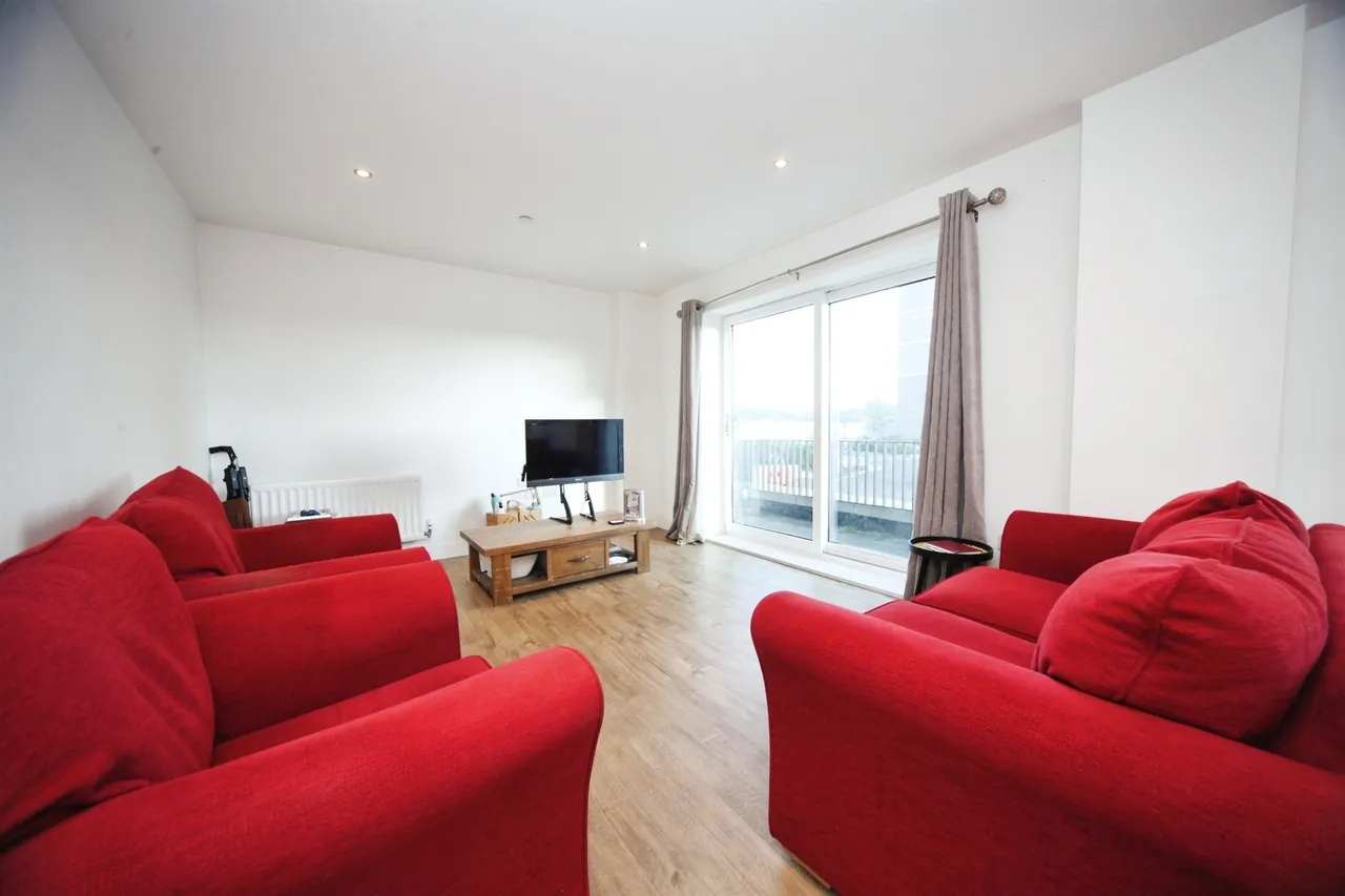 Stirling Drive, Luton, LU2, photo 4