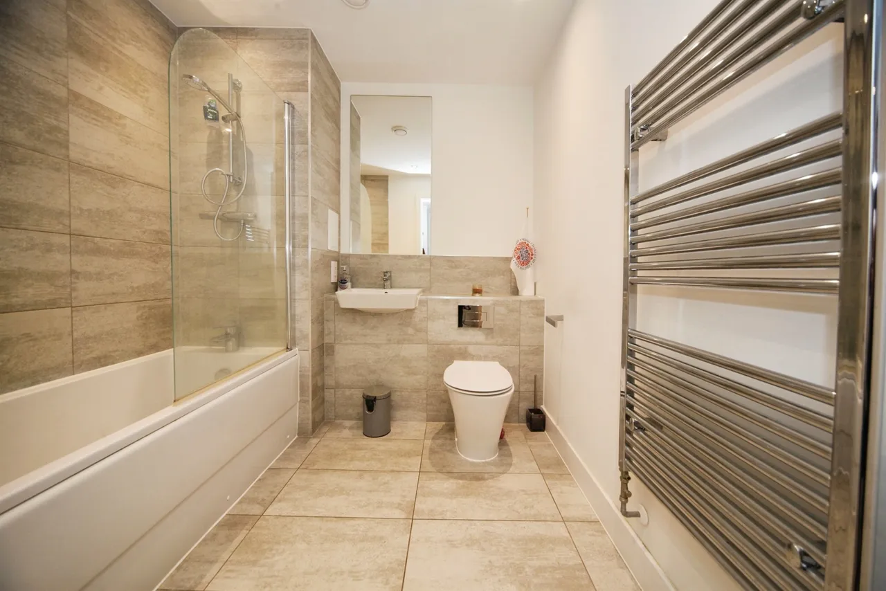 Stirling Drive, Luton, LU2, photo 10