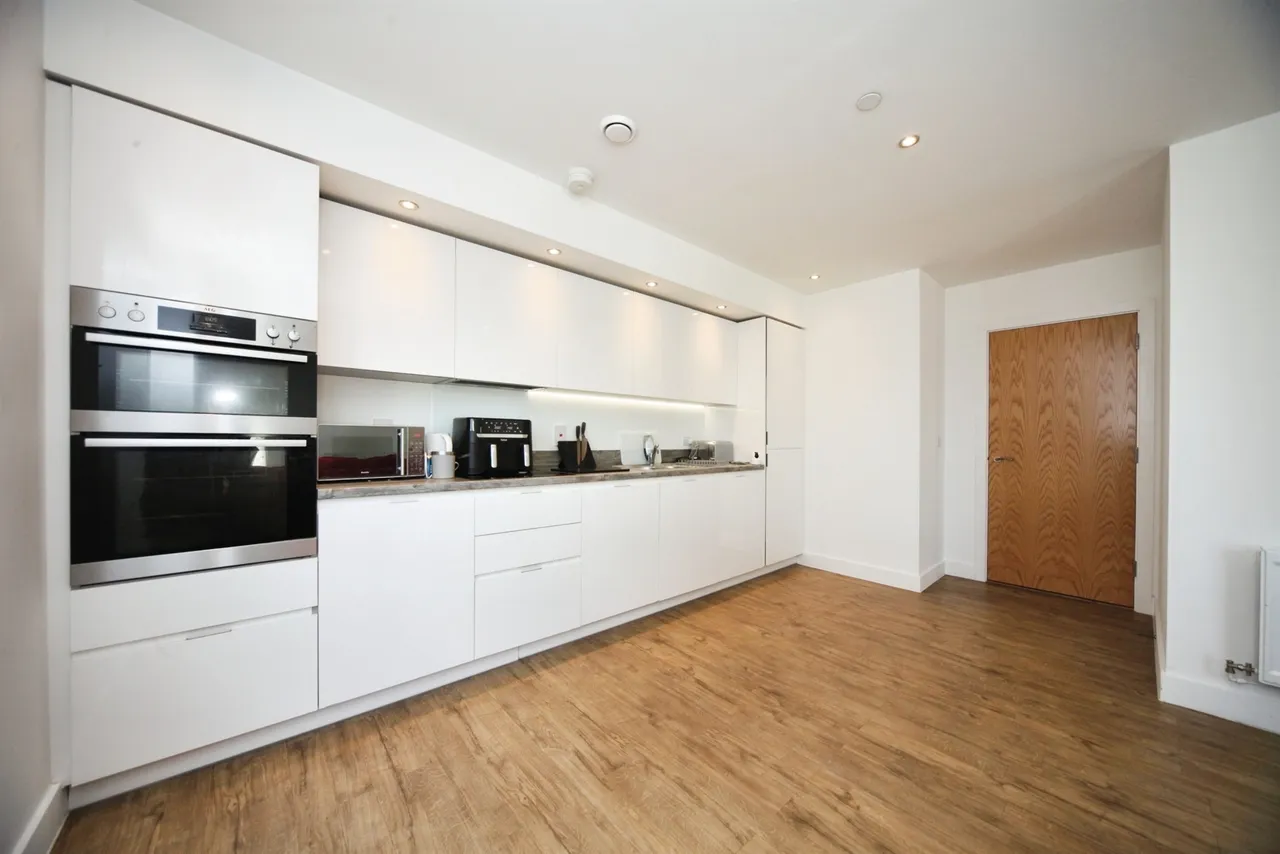 Stirling Drive, Luton, LU2, photo 3