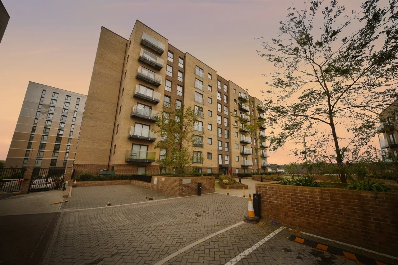 Stirling Drive, Luton, LU2, photo 12