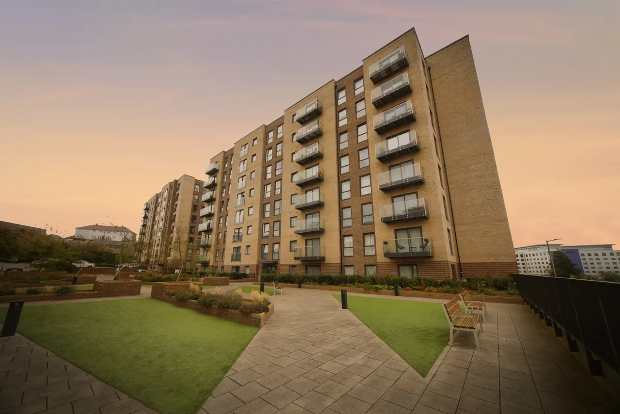 Stirling Drive, Luton, LU2, photo 11