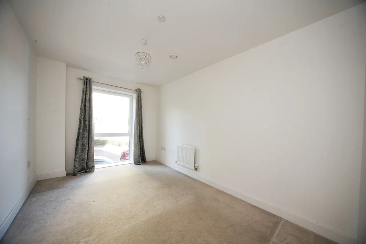 Stirling Drive, Luton, LU2, photo 6