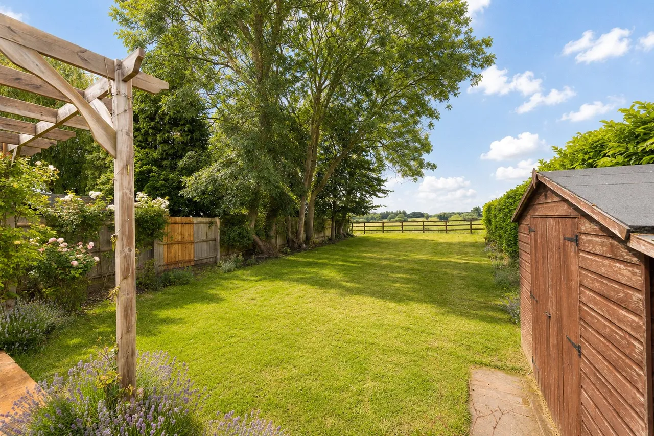 Smithfield End, Swanbourne, MK17, photo 23