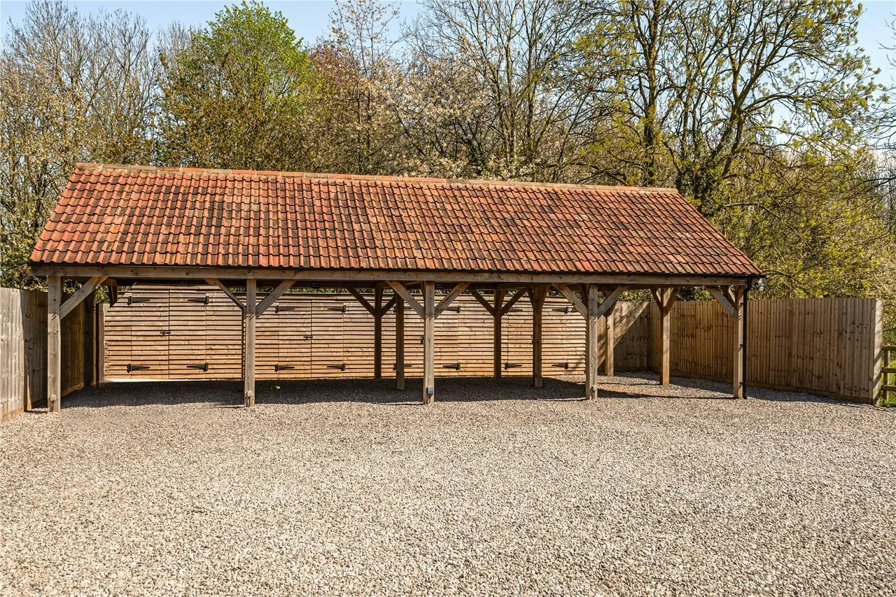 North Perrott, Crewkerne, TA18, photo 19