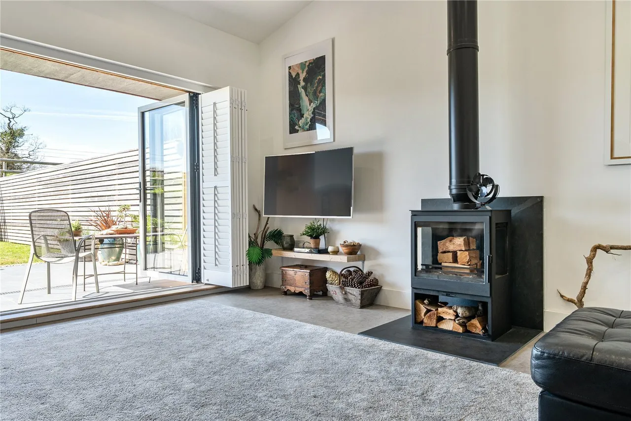 North Perrott, Crewkerne, TA18, photo 6