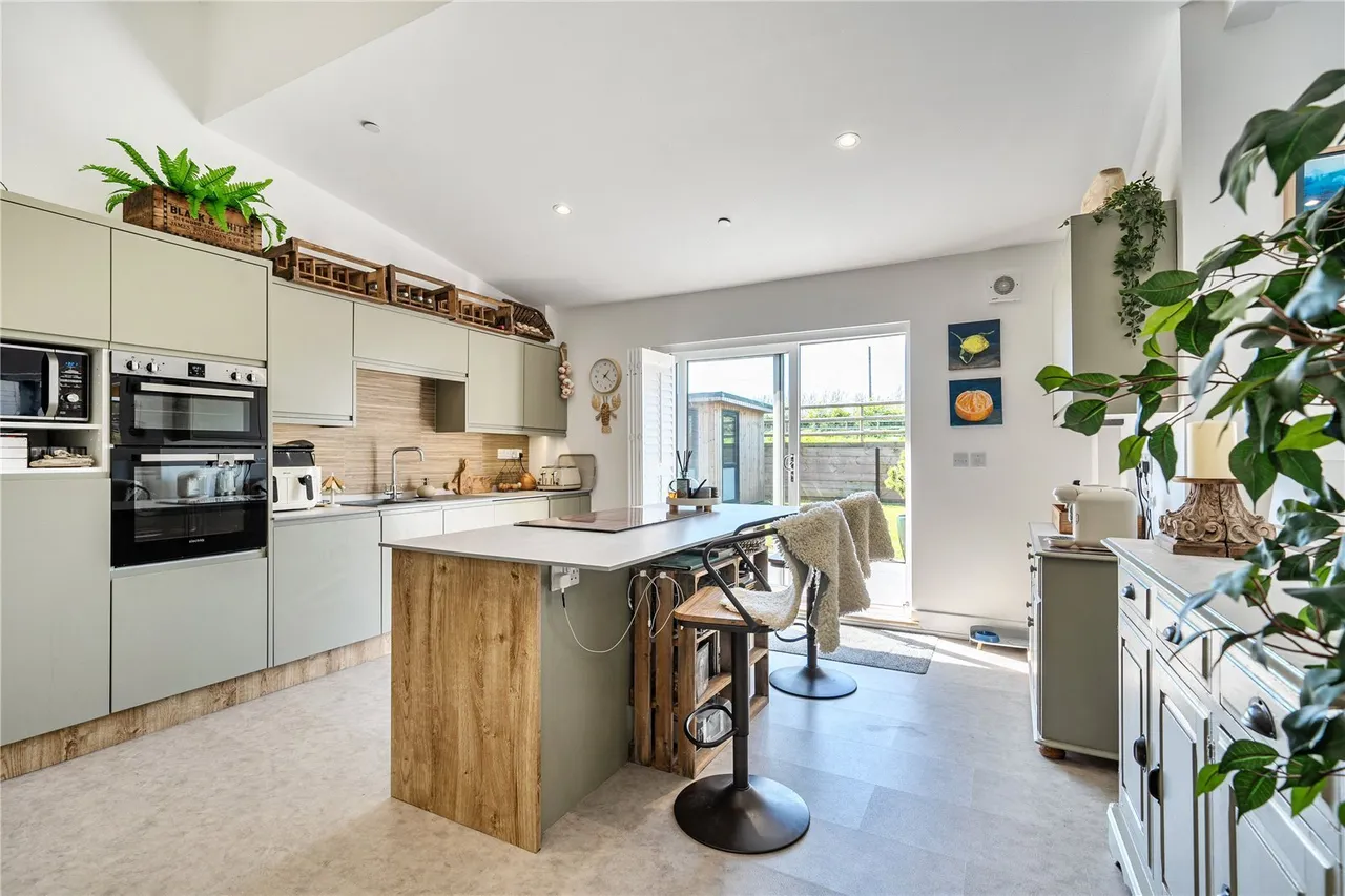 North Perrott, Crewkerne, TA18, photo 4