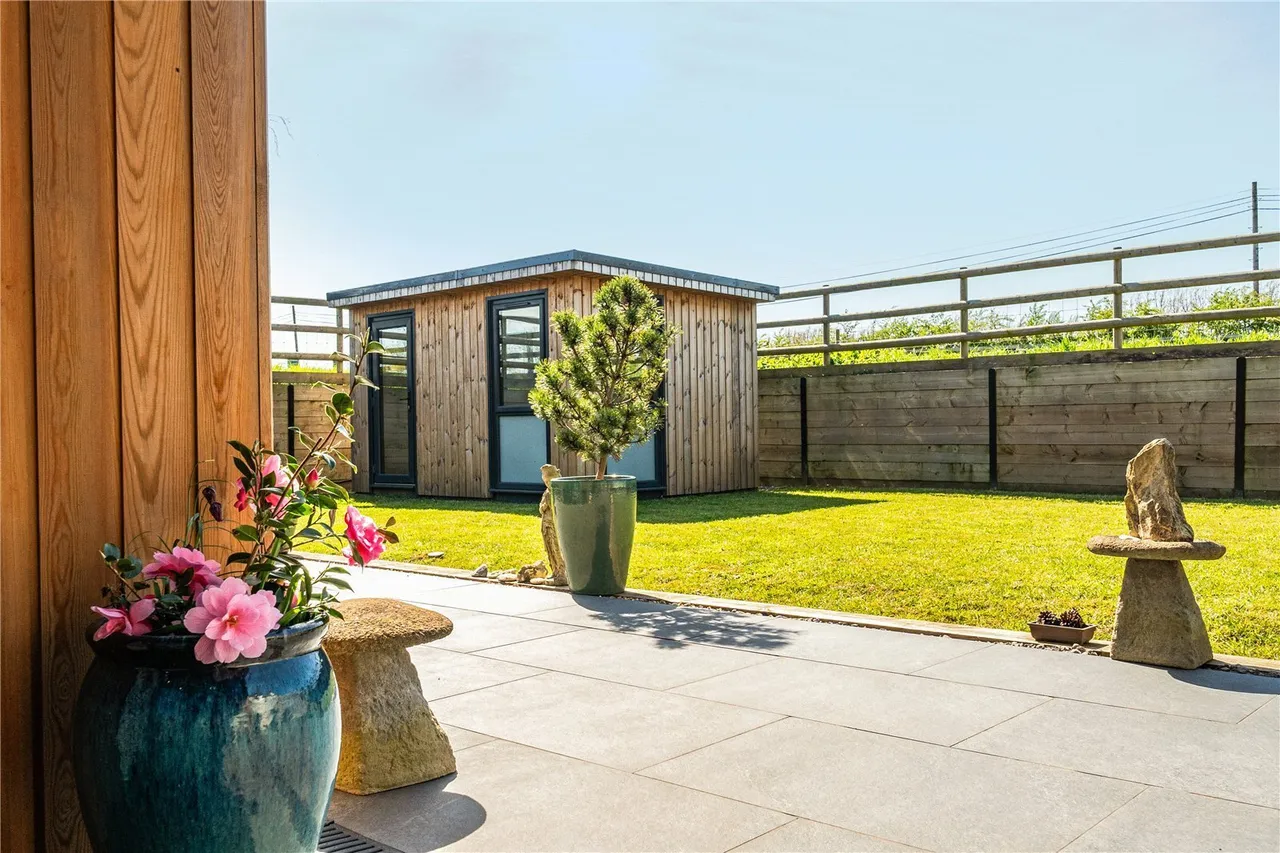 North Perrott, Crewkerne, TA18, photo 10