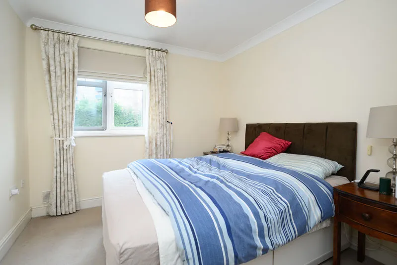 Brighton Road, Addlestone KT15 1PH, photo 5