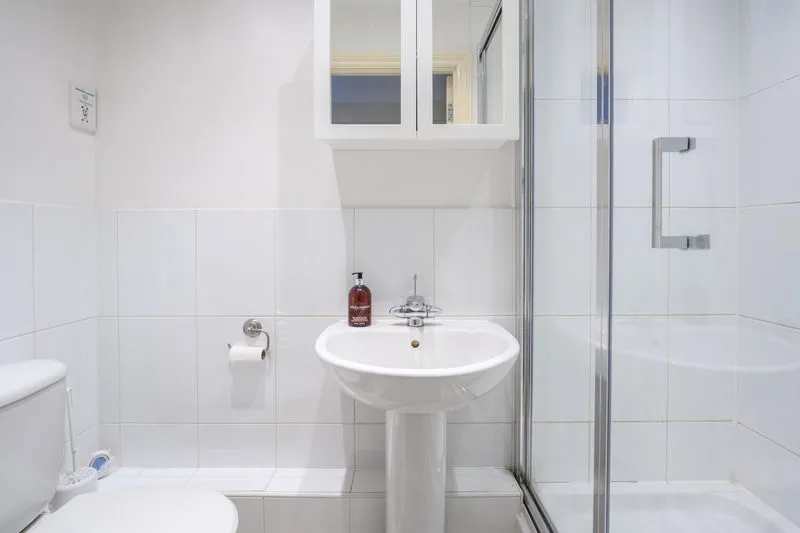 Brighton Road, Addlestone KT15 1PH, photo 7