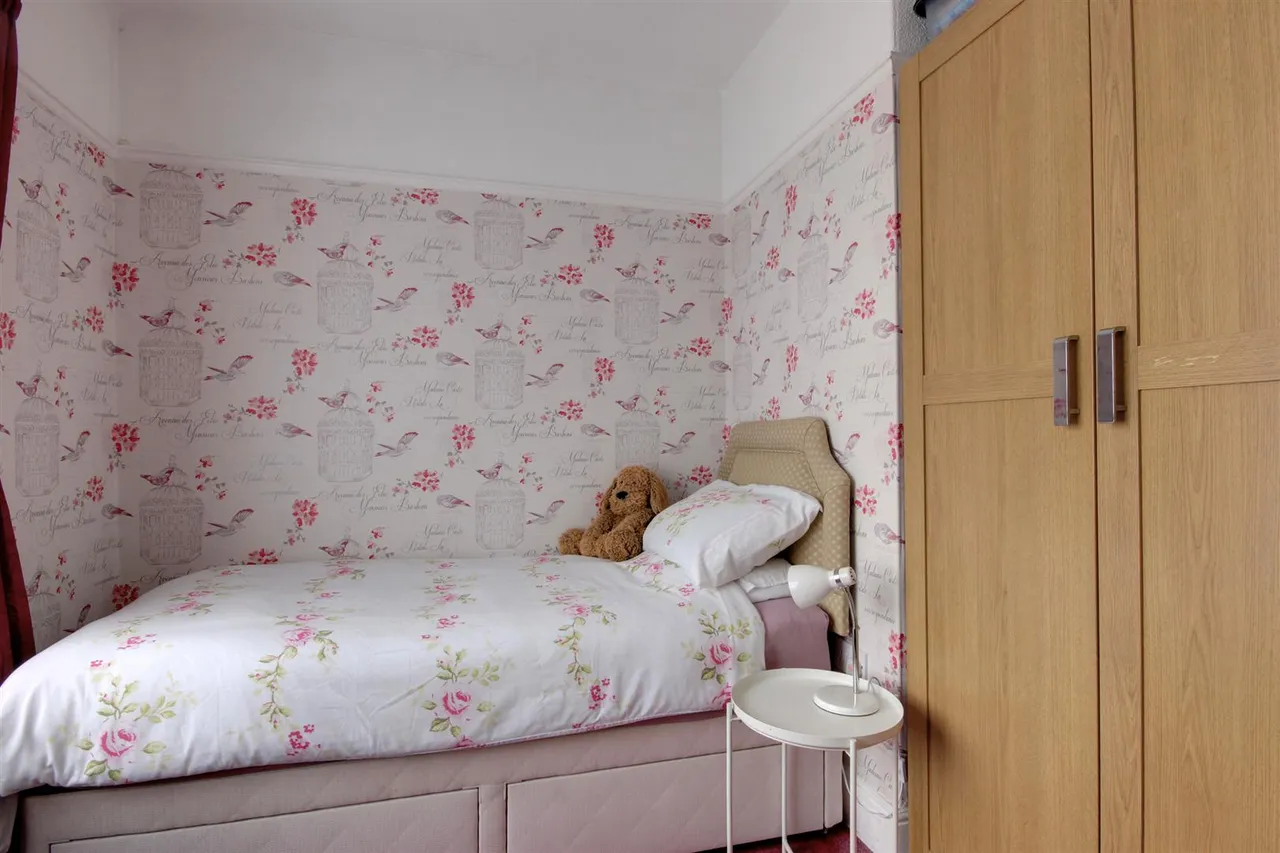 Allderidge Avenue, Hull, photo 13