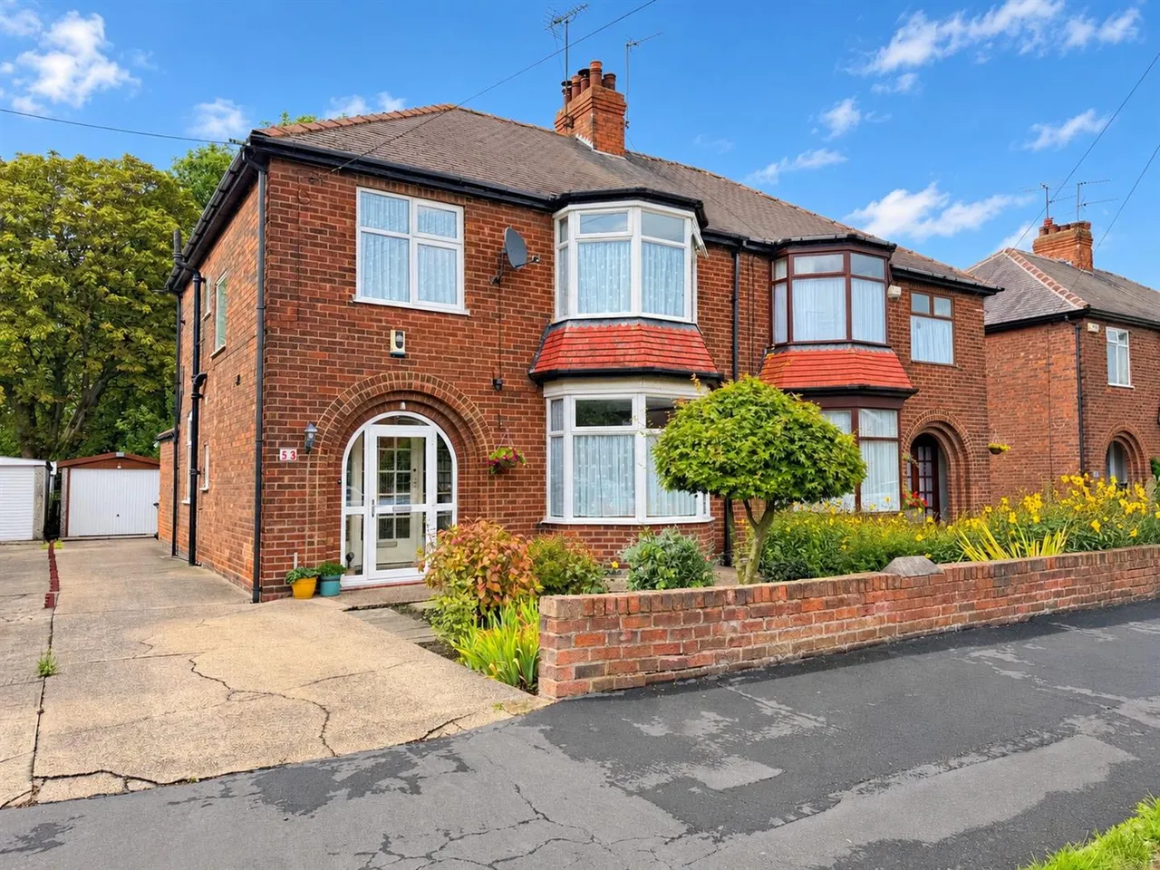 4 bed house for sale — Allderidge Avenue, Hull