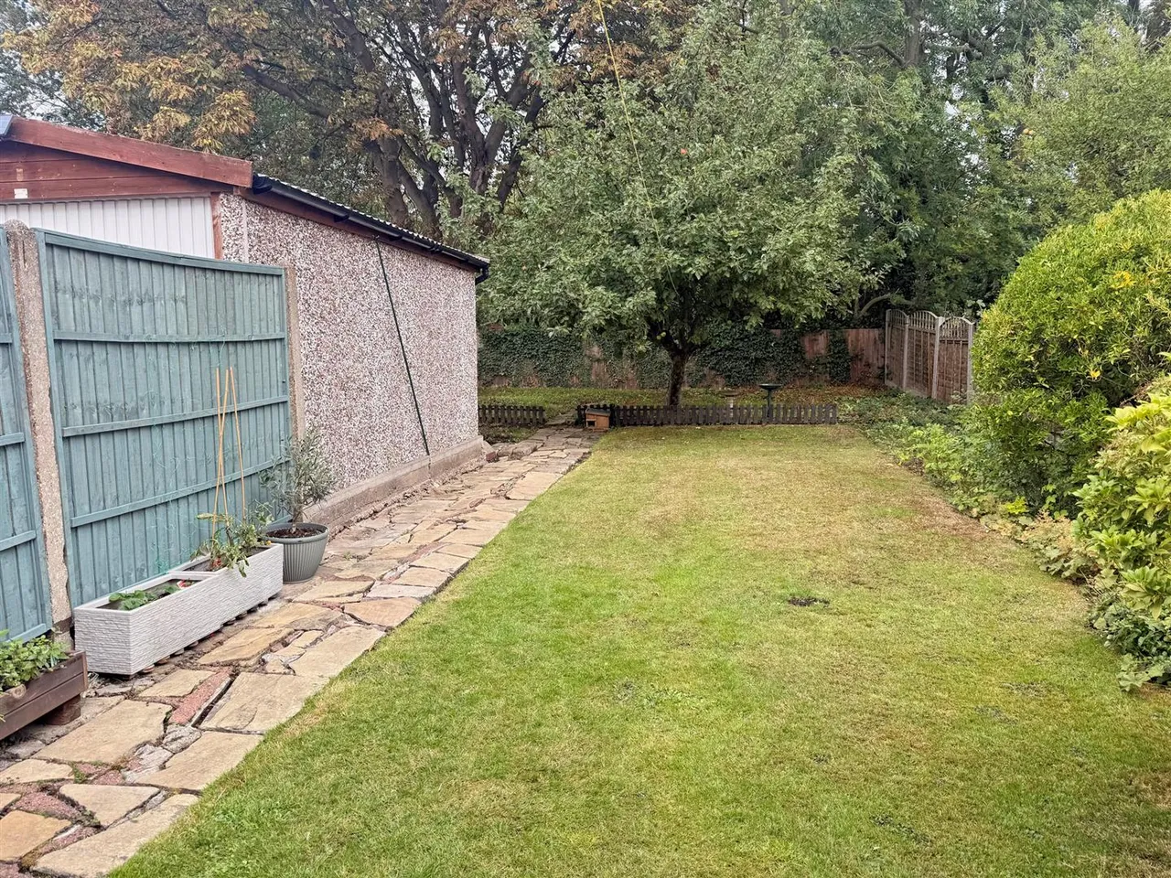 Allderidge Avenue, Hull, photo 16
