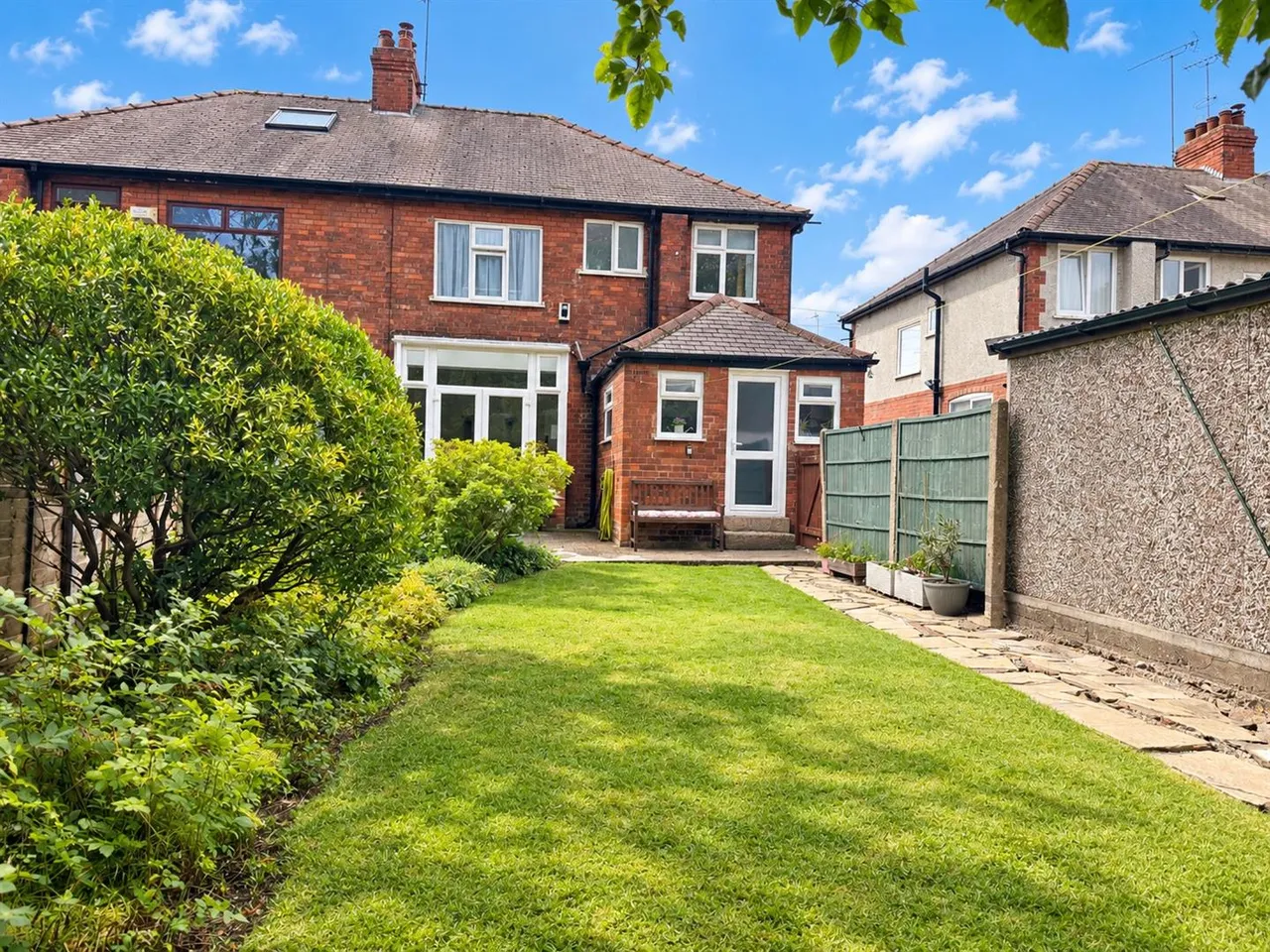 Allderidge Avenue, Hull, photo 15