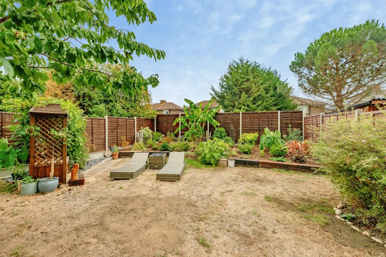 Althorne Road, Redhill, photo 16