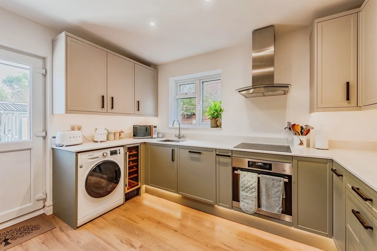 Althorne Road, Redhill, photo 7