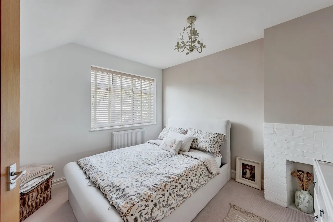 Althorne Road, Redhill, photo 11