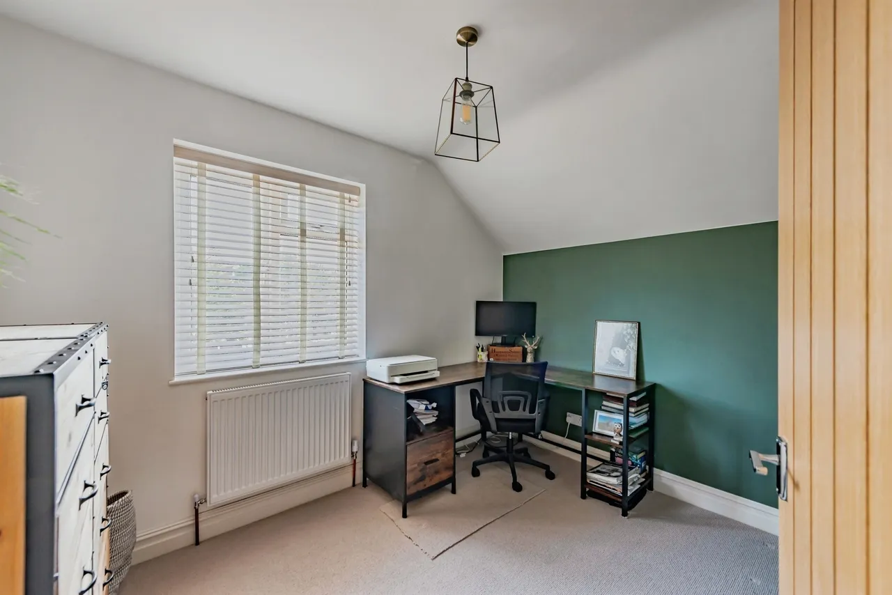Althorne Road, Redhill, photo 13