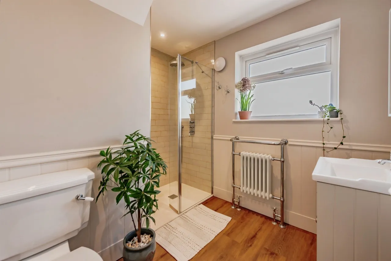 Althorne Road, Redhill, photo 8