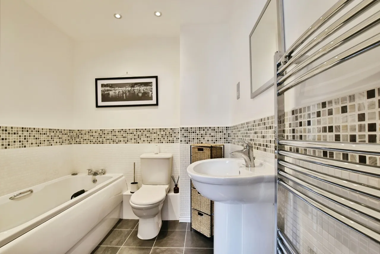 Lawnhurst Avenue, Wythenshawe, Manchester, M23, photo 9