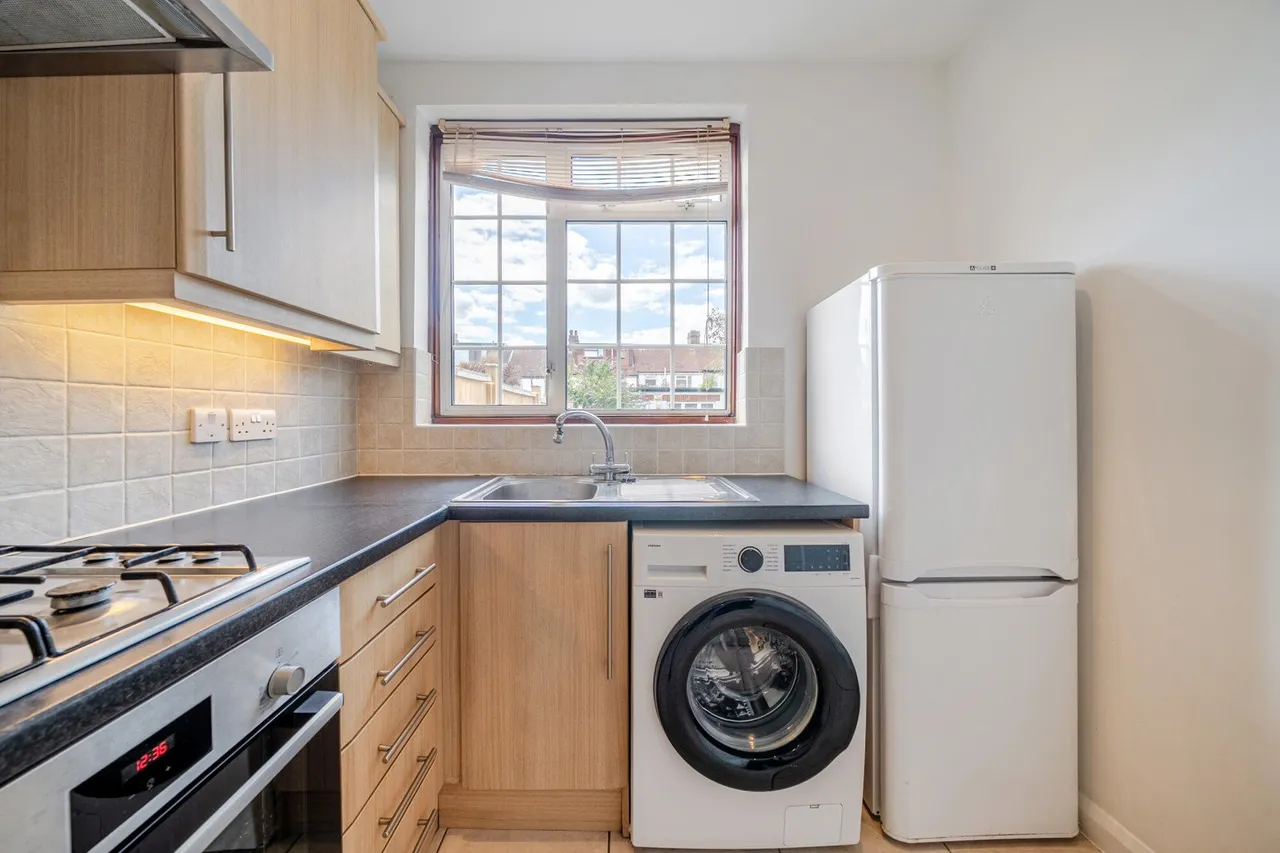 Bearstead Rise, SE4, photo 8