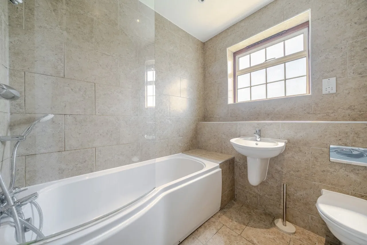 Bearstead Rise, SE4, photo 12