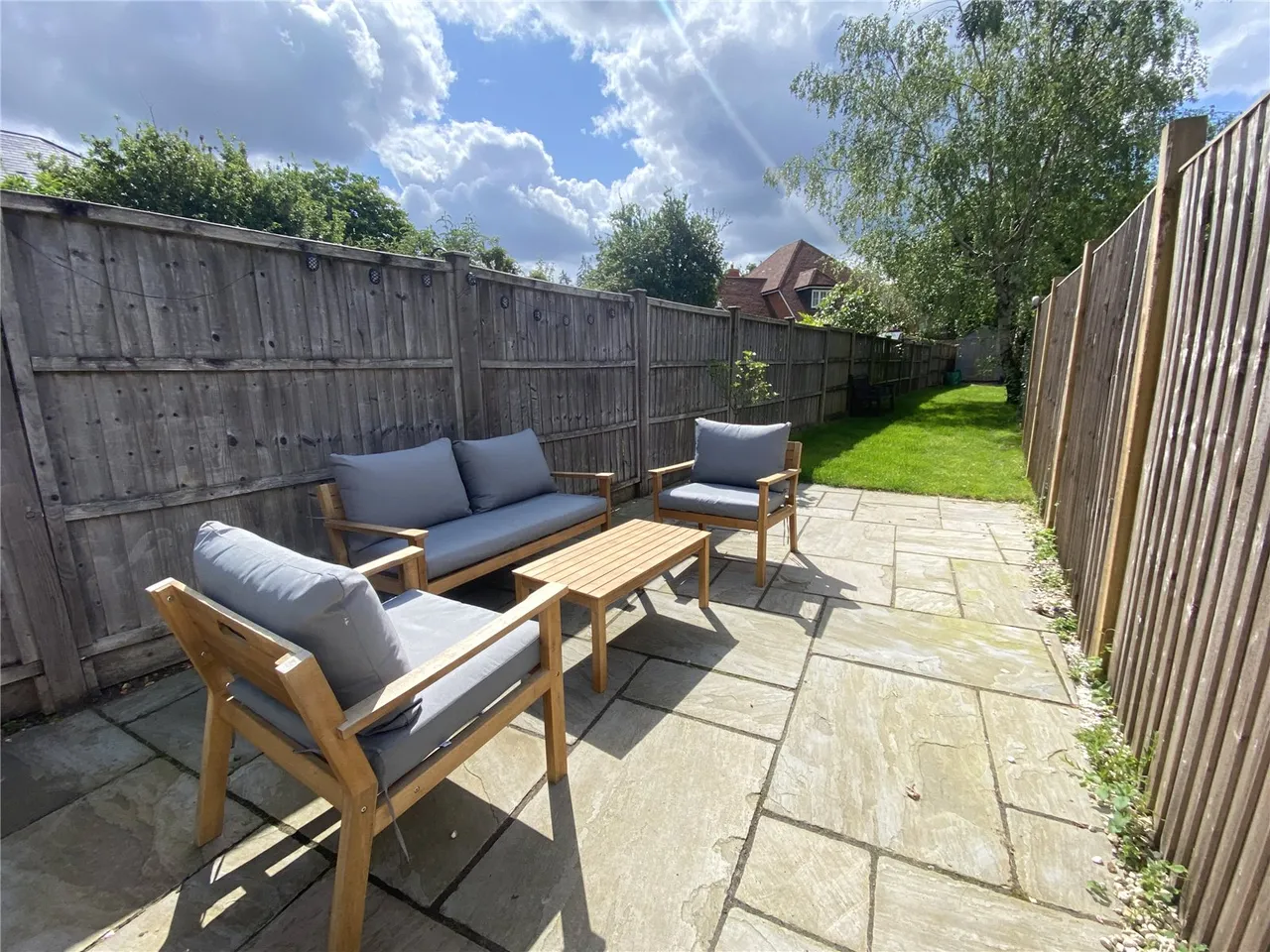 Albion Place, Hartley Wintney, Hampshire, RG27 8RL, photo 2