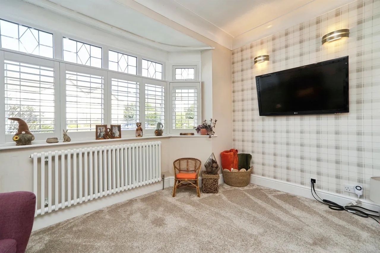 West Park, Pudsey, LS28, photo 13