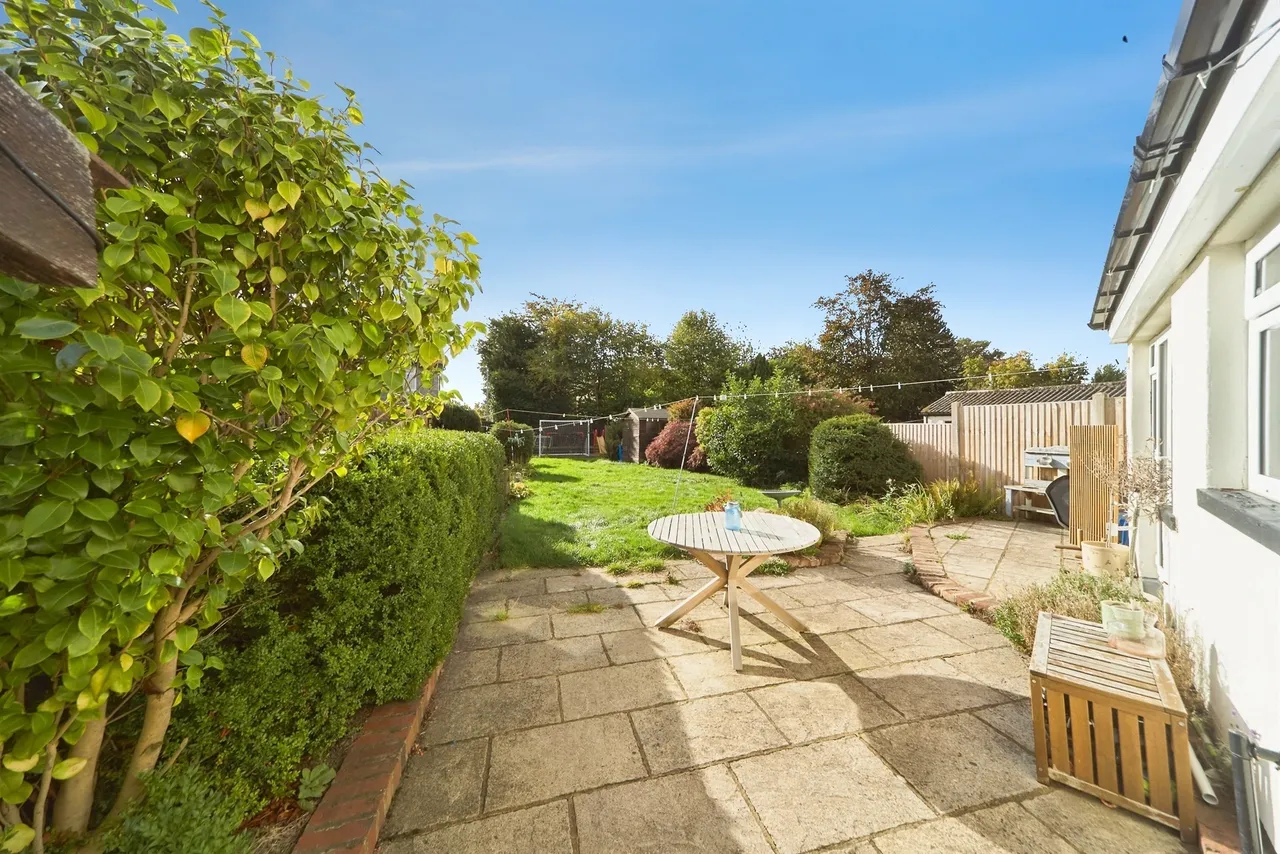 West Park, Pudsey, LS28, photo 2