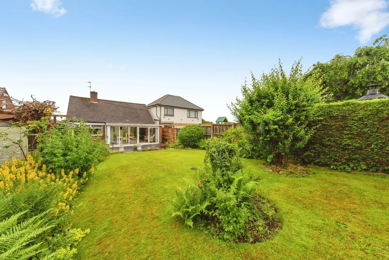 Seaview Avenue, Eastham, CH62, photo 15