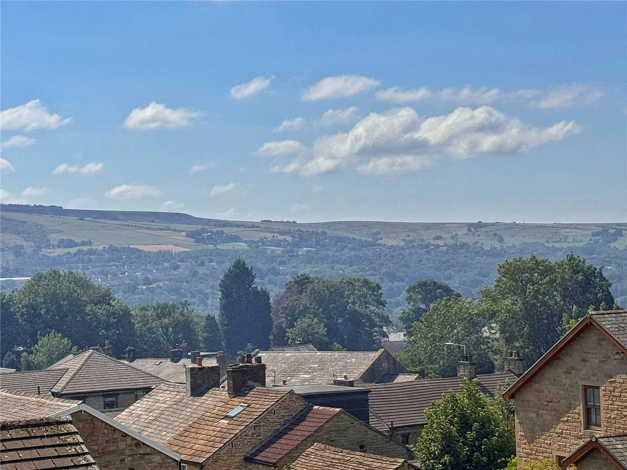 Moorfield Terrace, Hollingworth, SK14, photo 13