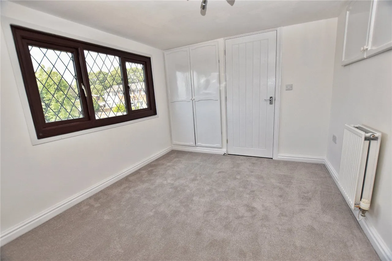 Moorfield Terrace, Hollingworth, SK14, photo 12