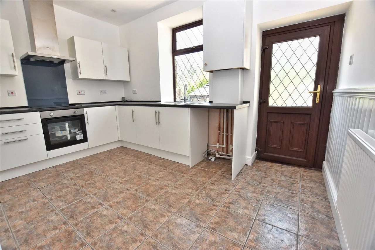 Moorfield Terrace, Hollingworth, SK14, photo 4