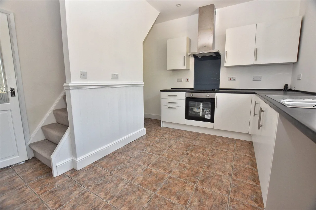 Moorfield Terrace, Hollingworth, SK14, photo 5