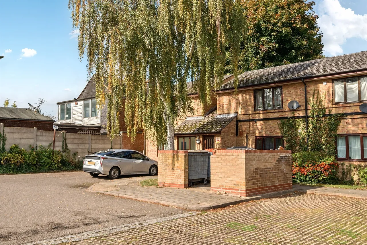 Hastings Close, Barnet, photo 6