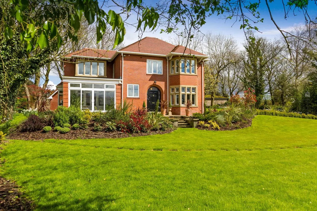 4 bed house for sale — Mather Road, Walmersley, Bury, BL9 6RD