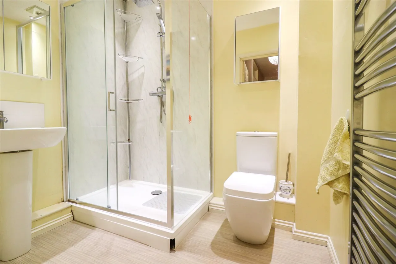 Pinewood Court, Fleet, Hampshire, GU51 3BG, photo 7