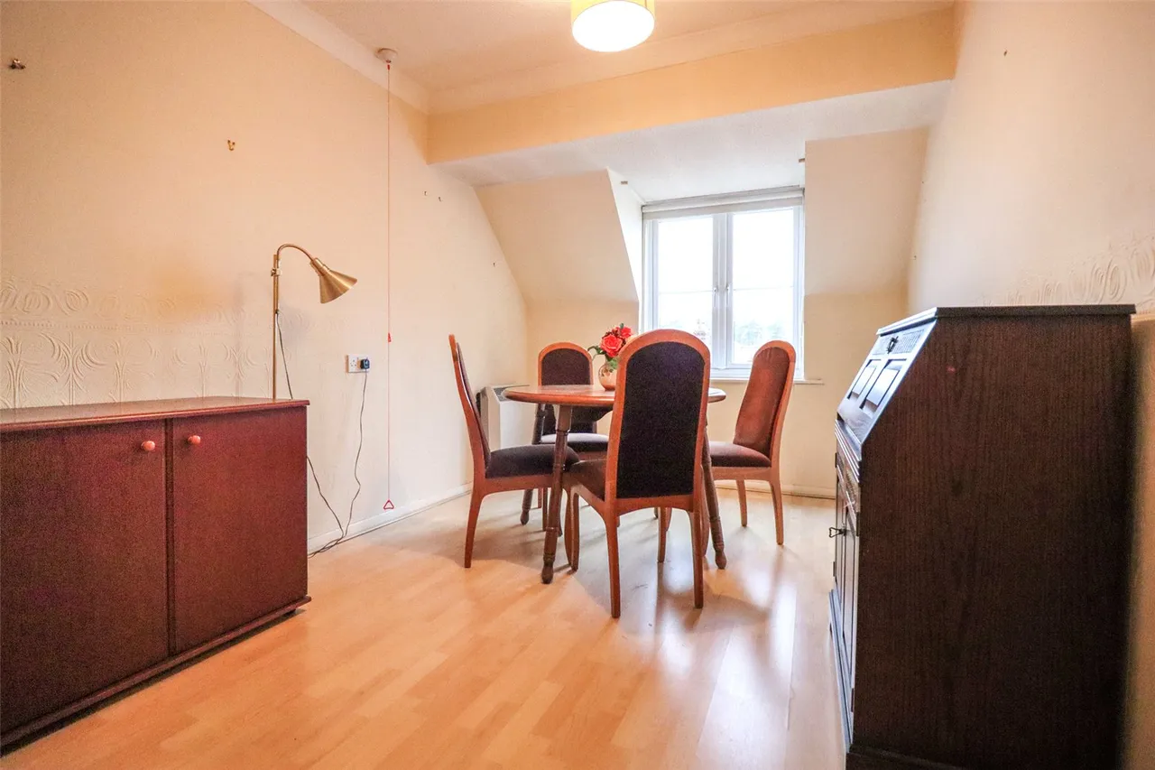 Pinewood Court, Fleet, Hampshire, GU51 3BG, photo 5