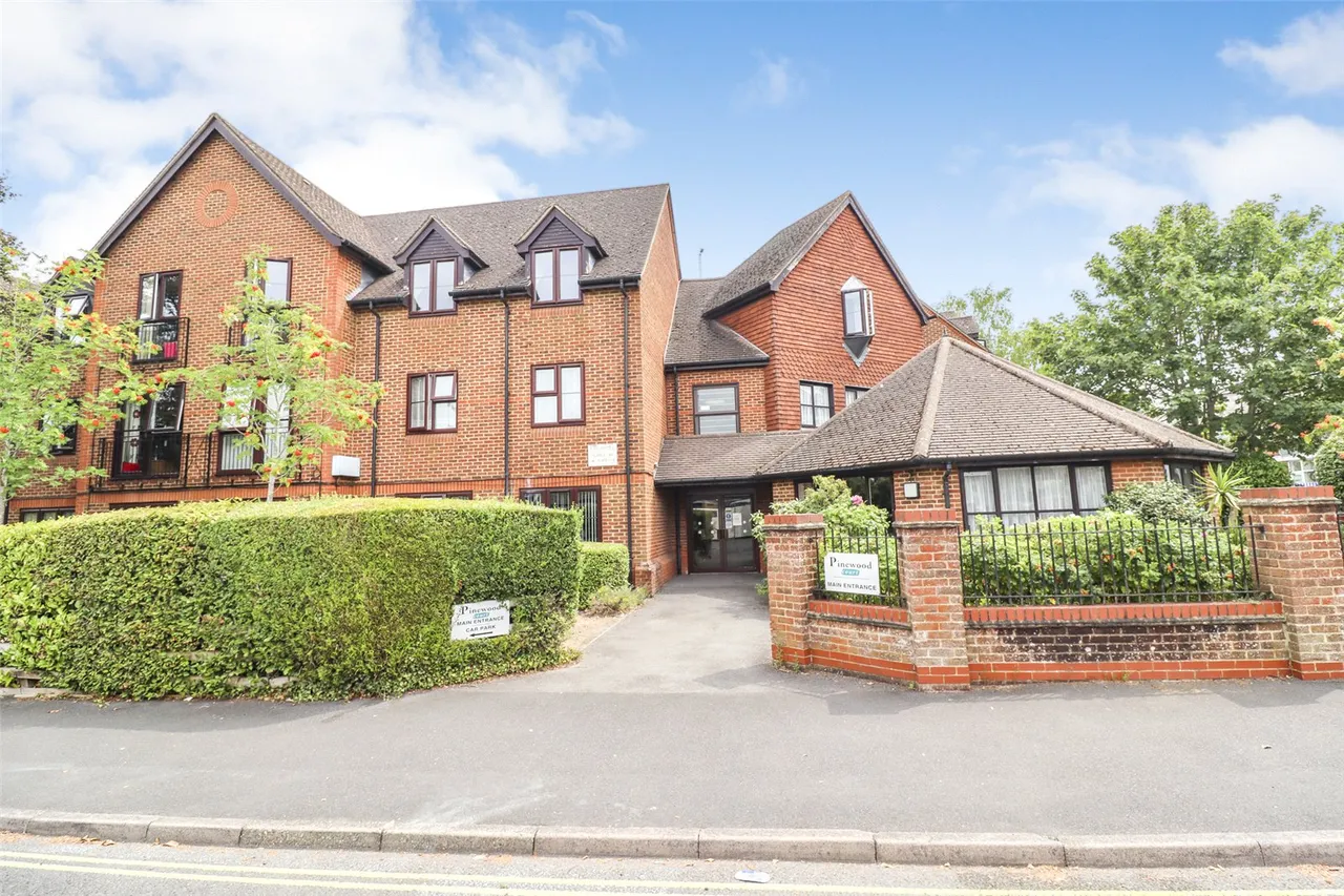 2 bed flat for sale — Pinewood Court, Fleet, Hampshire, GU51 3BG