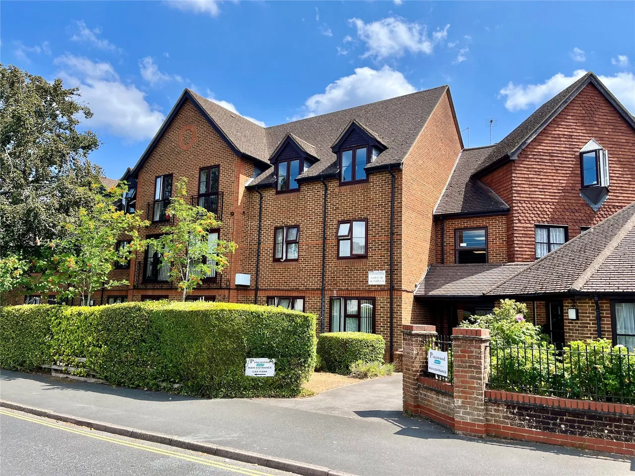 Pinewood Court, Fleet, Hampshire, GU51 3BG, photo 9