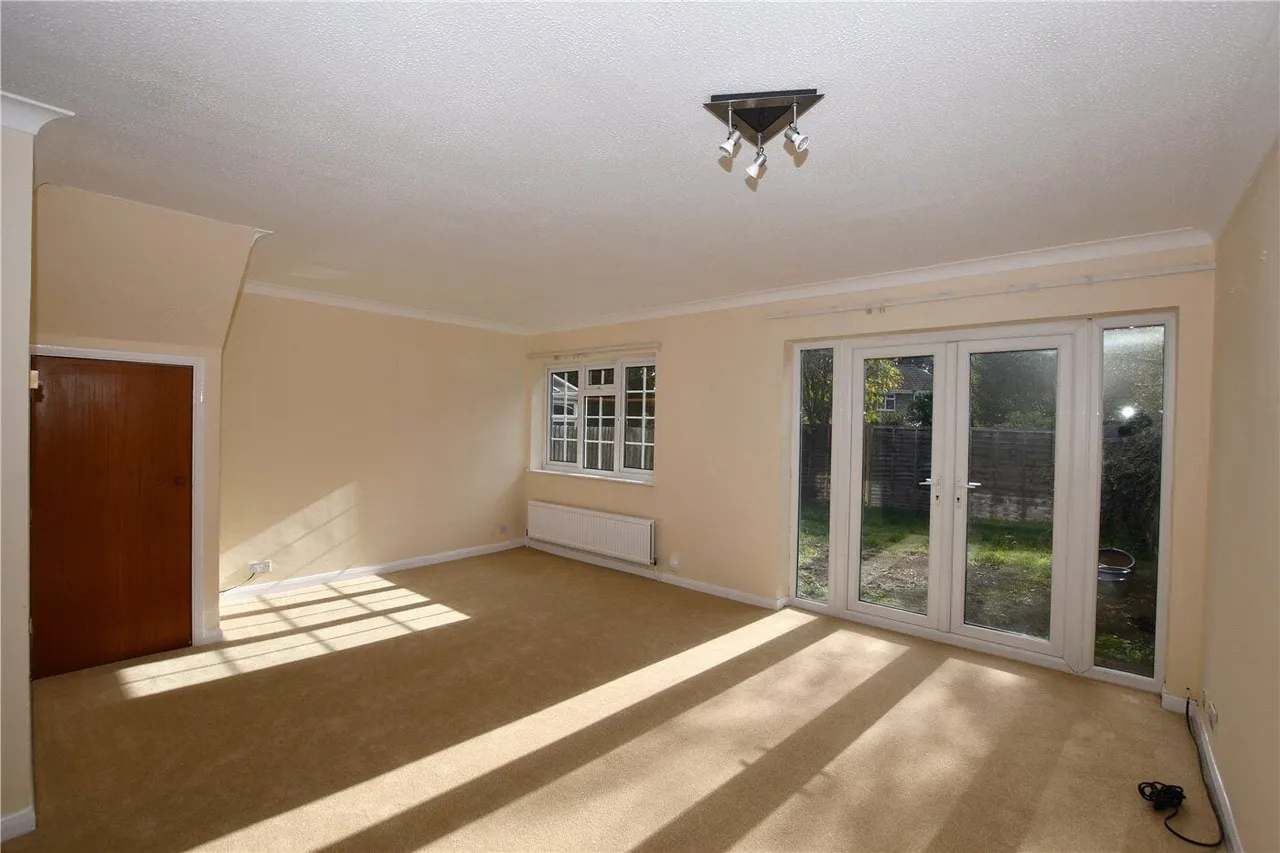 McCarthy Way, Finchampstead, RG40, photo 2