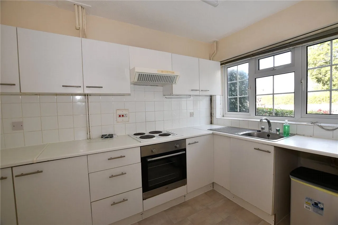McCarthy Way, Finchampstead, RG40, photo 11