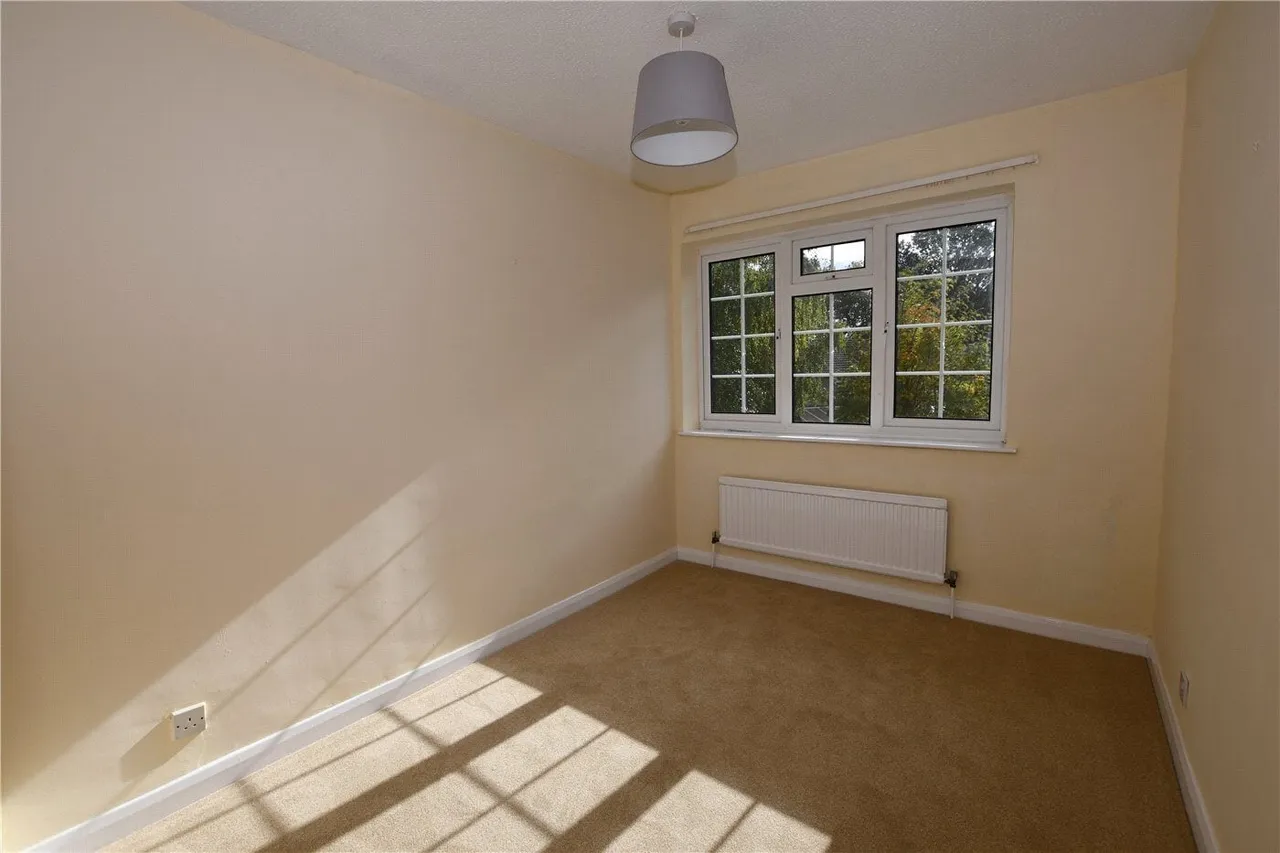 McCarthy Way, Finchampstead, RG40, photo 5