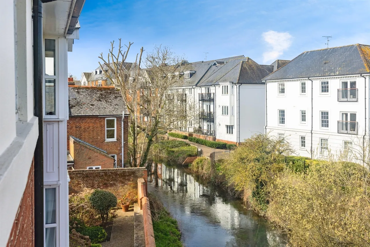 1 bed flat for sale — Mulberry Court, Canterbury