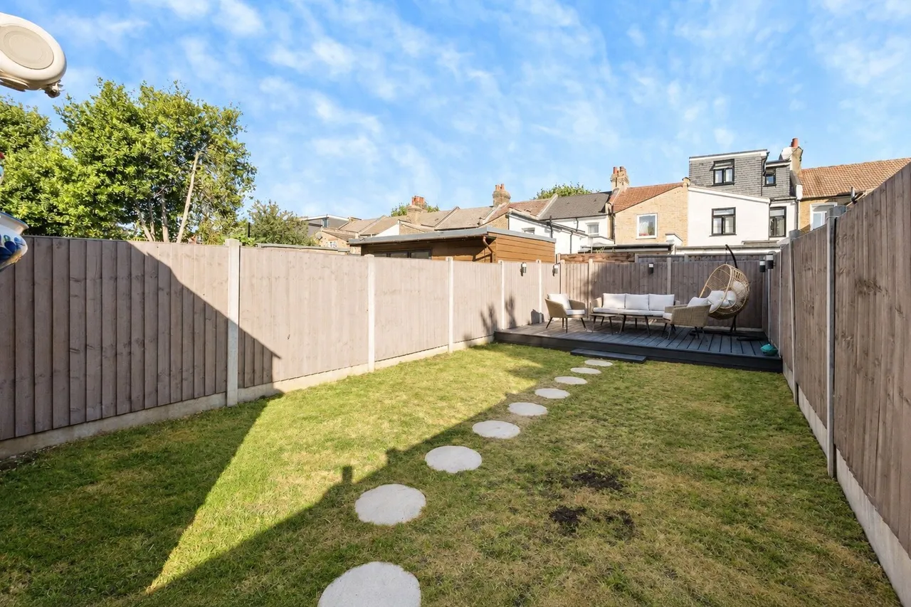 Malvern Road, East Ham, E6, photo 28